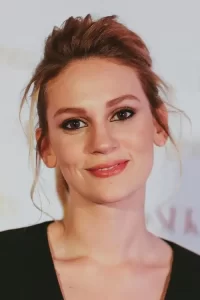 Farah Zeynep Abdullah Oyuncu Profil Görseli